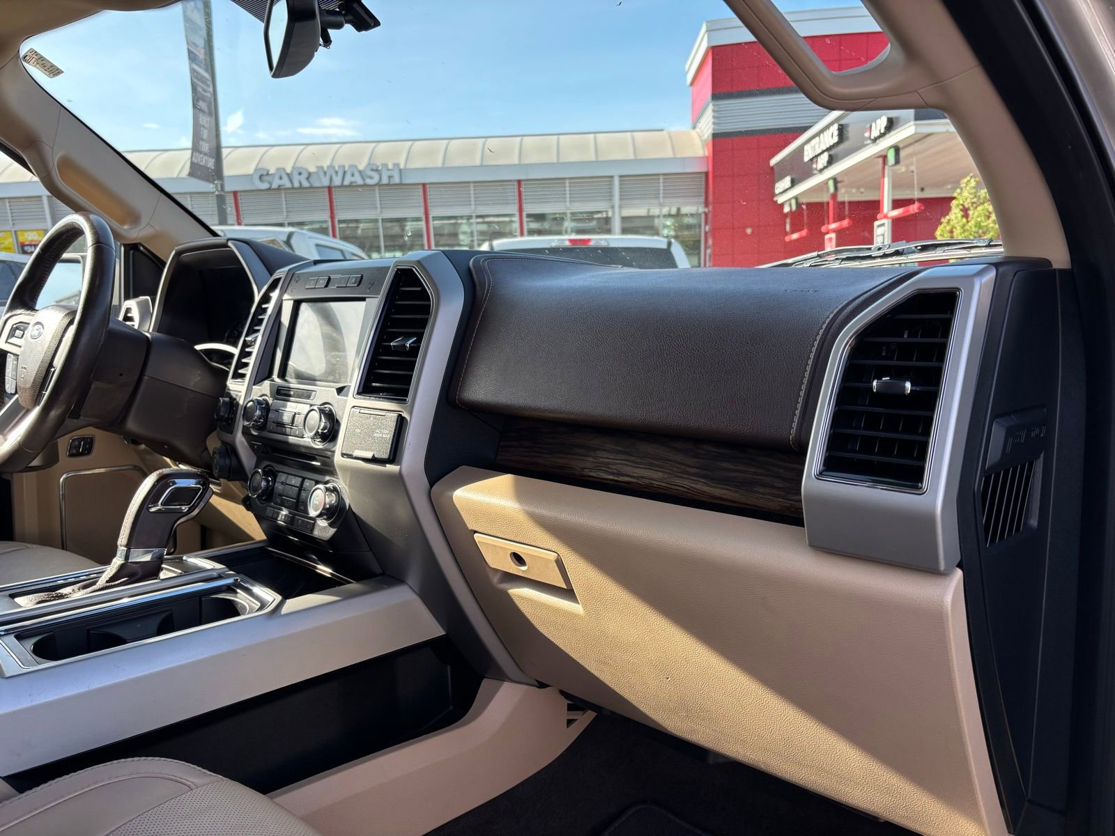 Used 2018 Ford F150 Lariat w/ Equipment Group 501A Mid AWD/4WD image 27