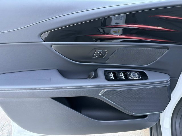 New 2026 Lincoln Nautilus Premier AWD/4WD image 8
