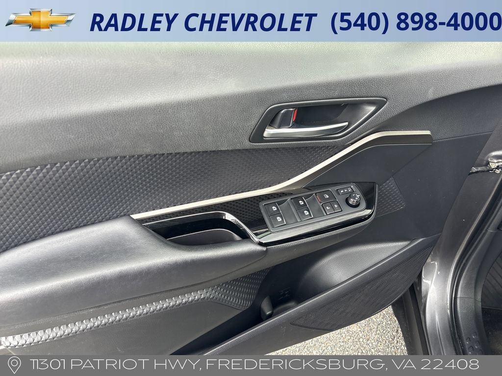Used 2019 Toyota C-HR XLE FWD image 5