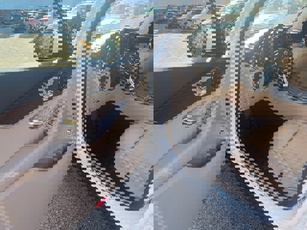 Used 2022 Mercedes-Benz GLC 300 4MATIC image 11