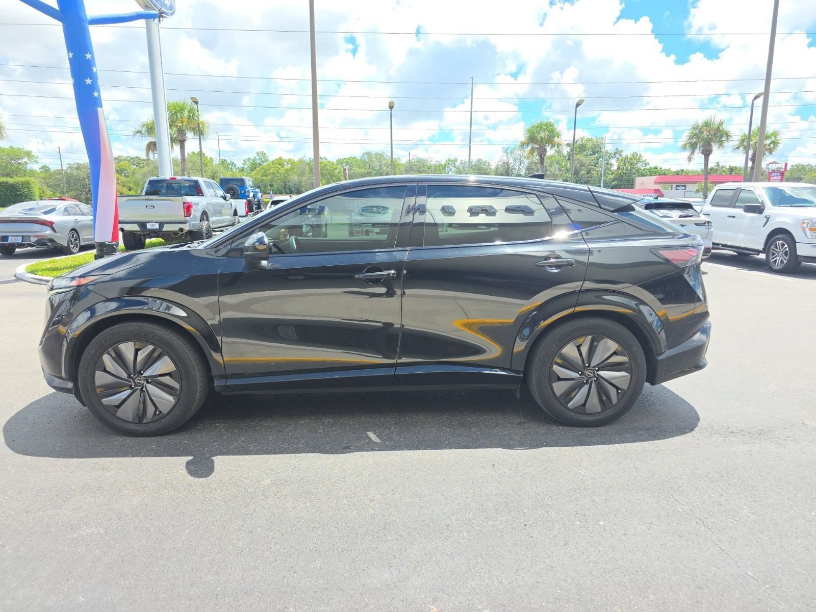 Used 2023 Nissan Ariya AWD image 8