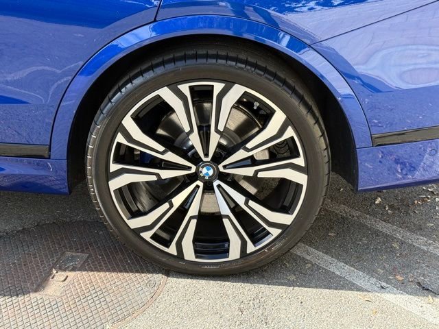 Used 2025 BMW X7 M60i image 12