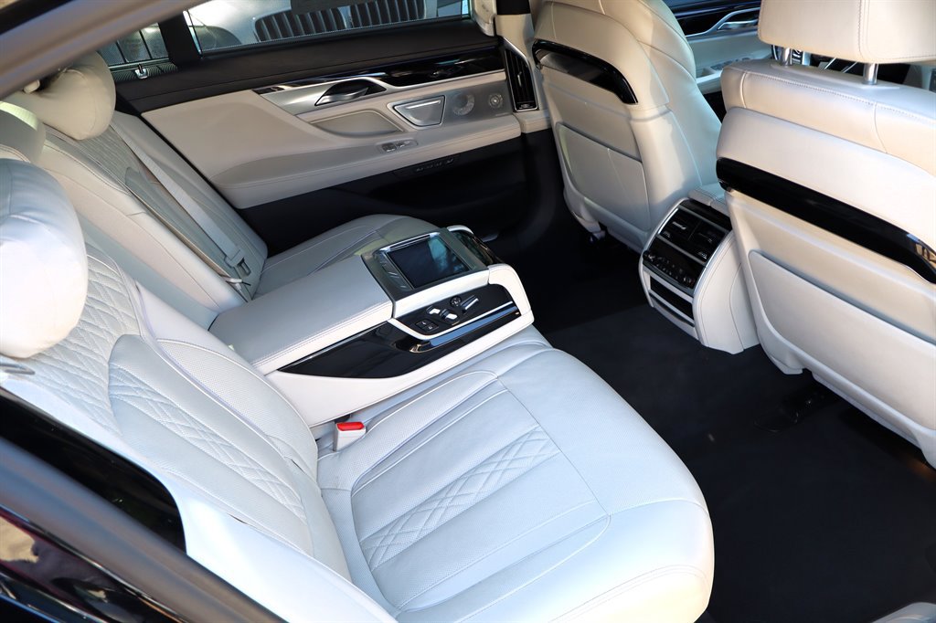 Used 2020 BMW ALPINA B7 xDrive w/ Luxury Rear Seating Package AWD/4WD image 30