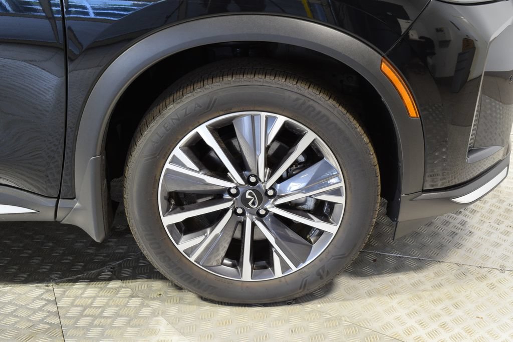 Certified 2026 INFINITI QX60 Luxe w/ Family Package AWD/4WD image 41