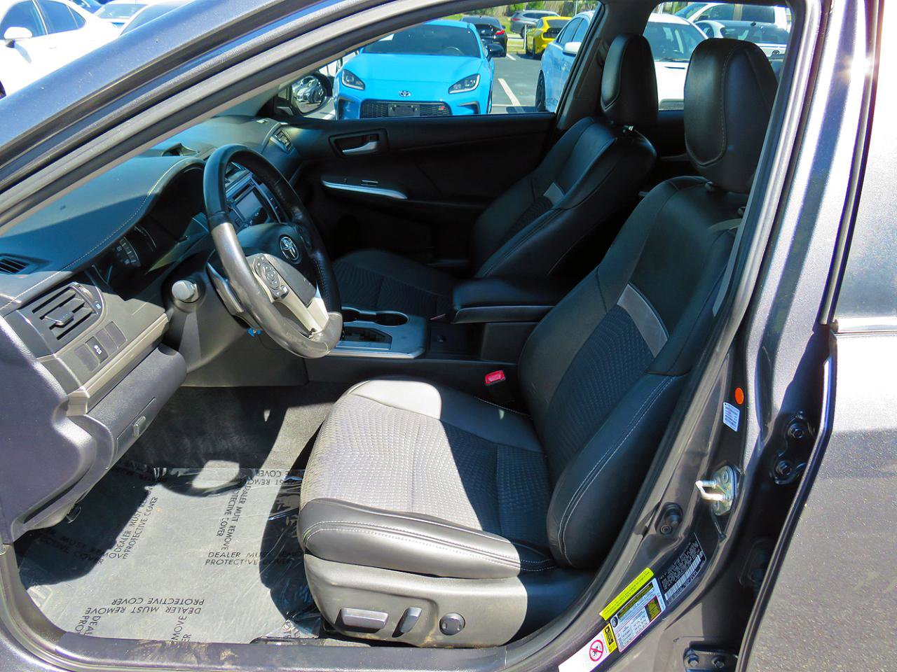 Used 2012 Toyota Camry SE FWD image 11