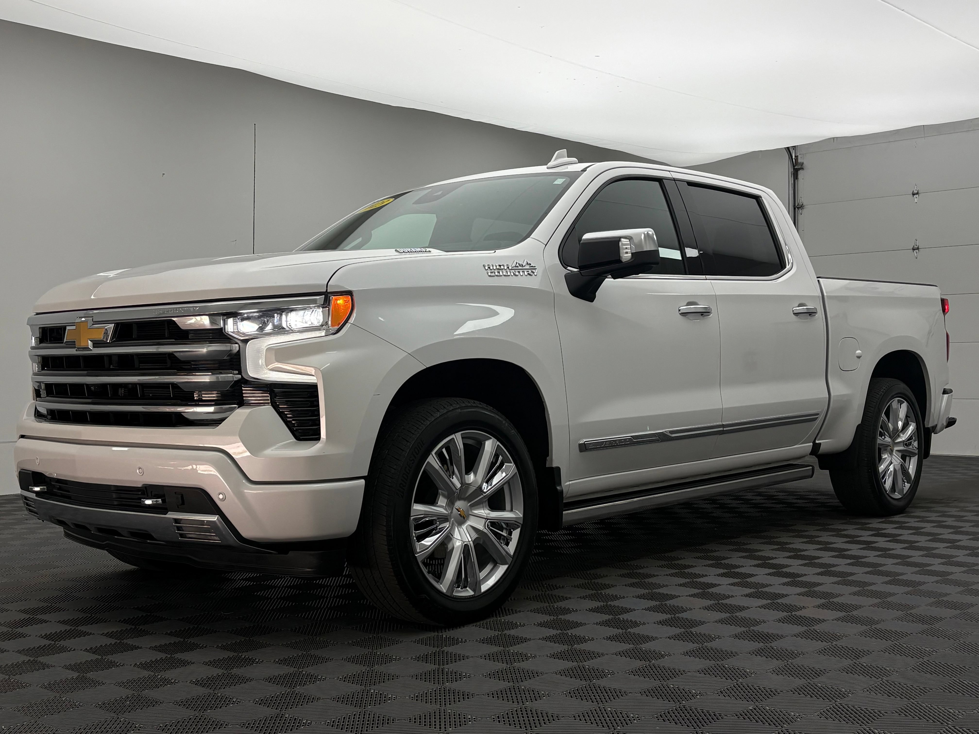 Used 2023 Chevrolet Silverado 1500 High Country AWD/4WD image 2