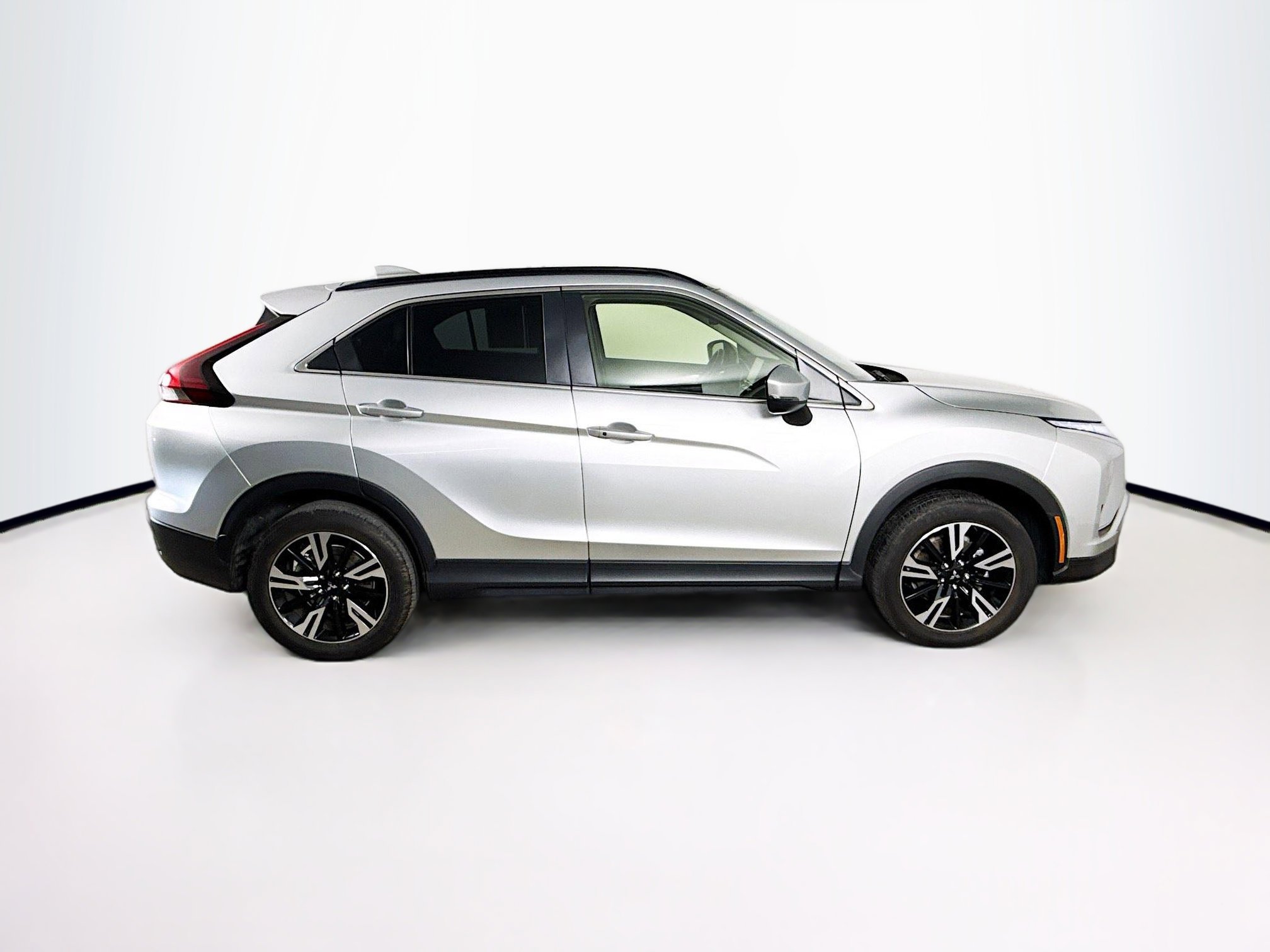 Used 2025 Mitsubishi Eclipse Cross SE image 2