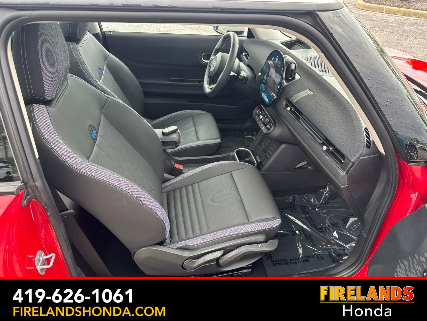 Used 2025 MINI Cooper 2-Door Hardtop FWD image 30