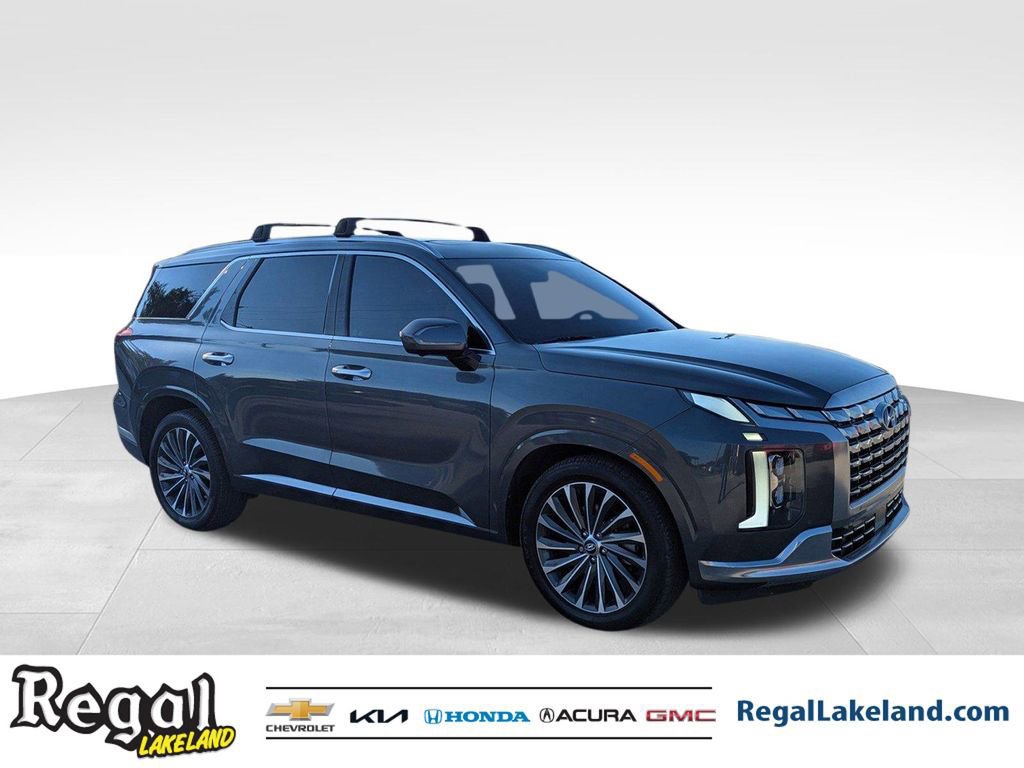 Used 2023 Hyundai Palisade Calligraphy image 1
