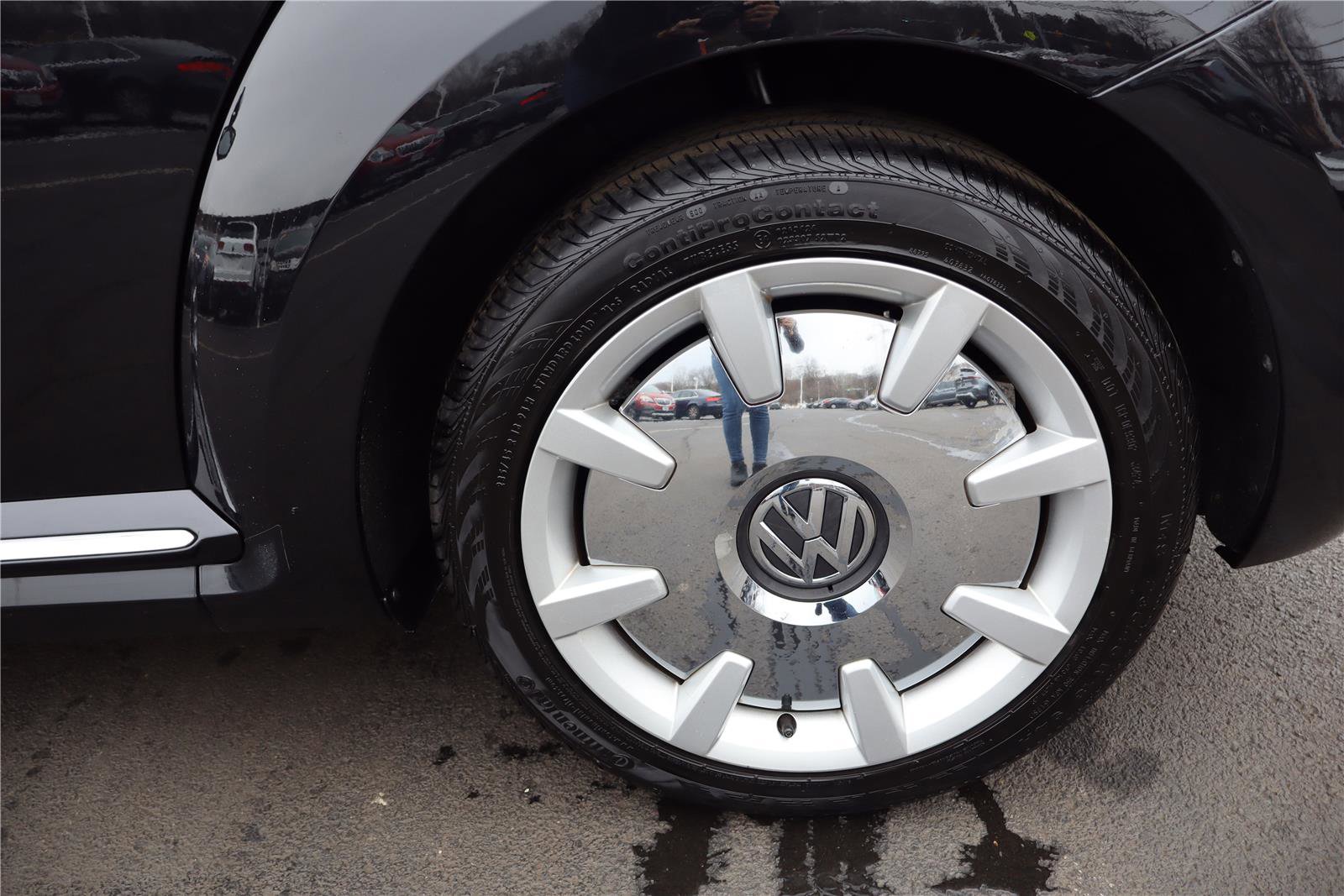 Used 2019 Volkswagen Beetle 2.0T SE w/ SE Premium Package image 11