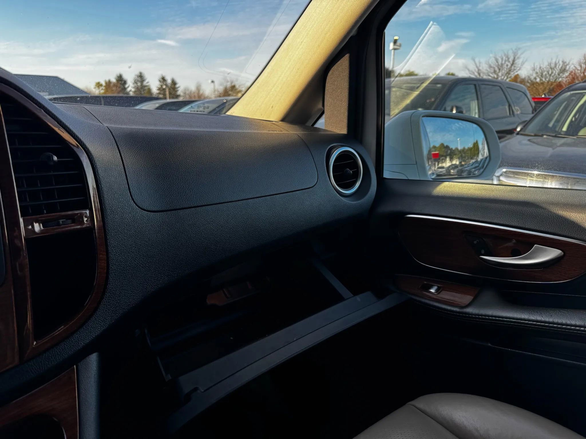 Used 2017 Mercedes-Benz Metris Passenger image 91