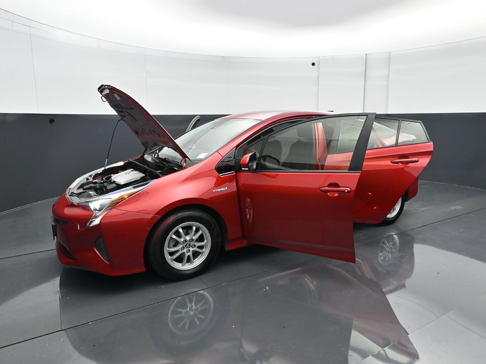 Used 2018 Toyota Prius Two w/ Prius Two Safety Plus Package FWD image 28