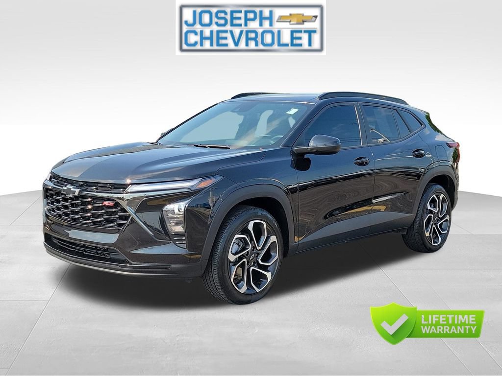 Used 2025 Chevrolet Trax RS w/ Sunroof Package FWD video 2