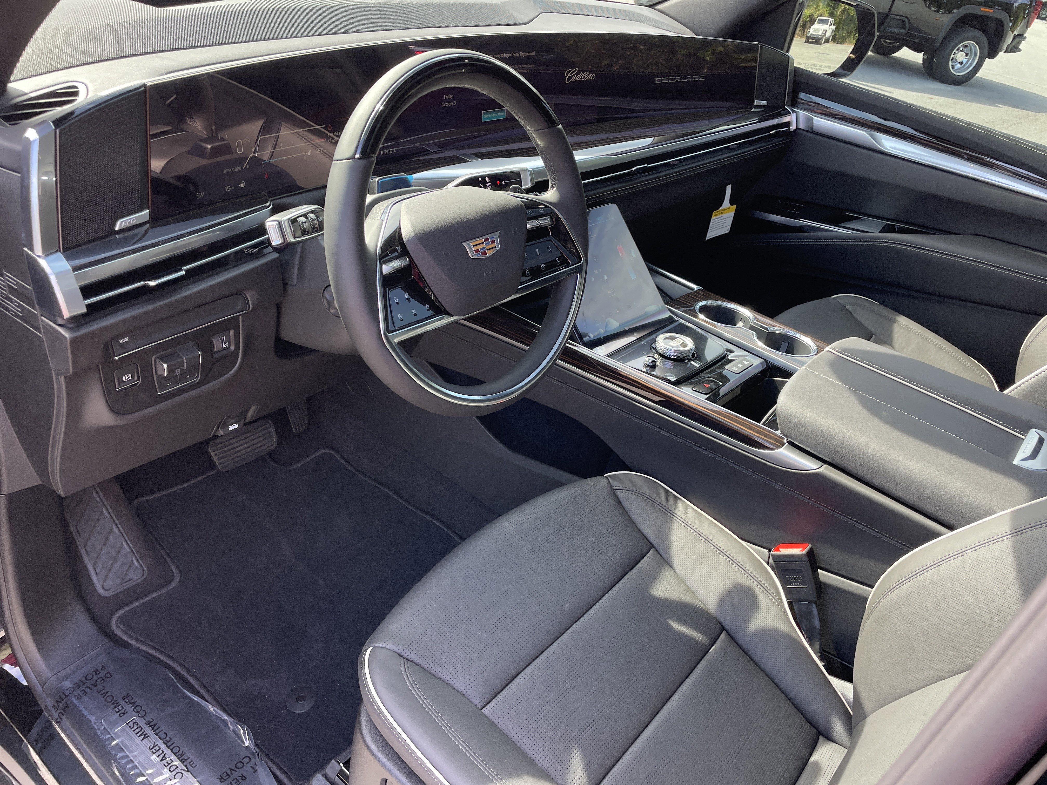 New 2026 Cadillac Escalade Luxury image 12