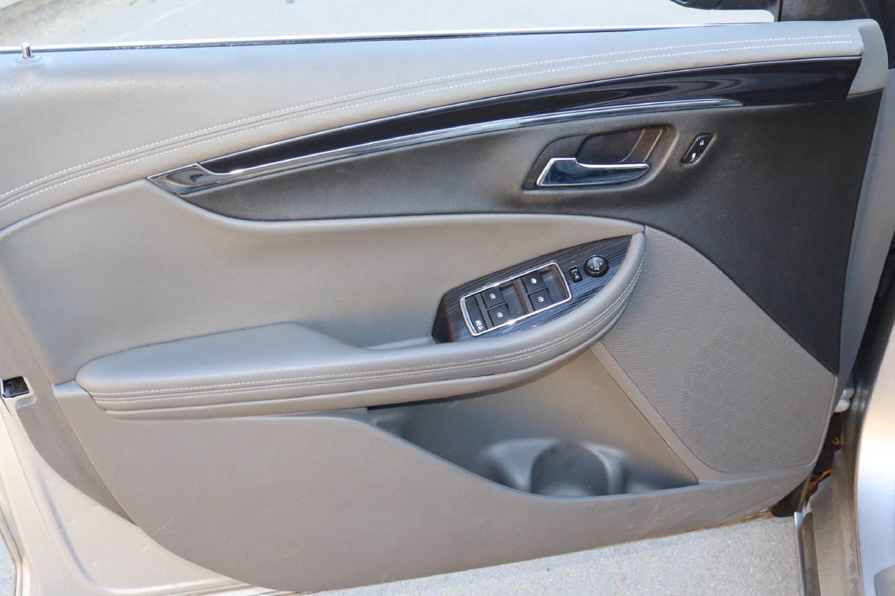 Used 2017 Chevrolet Impala Premier FWD image 19