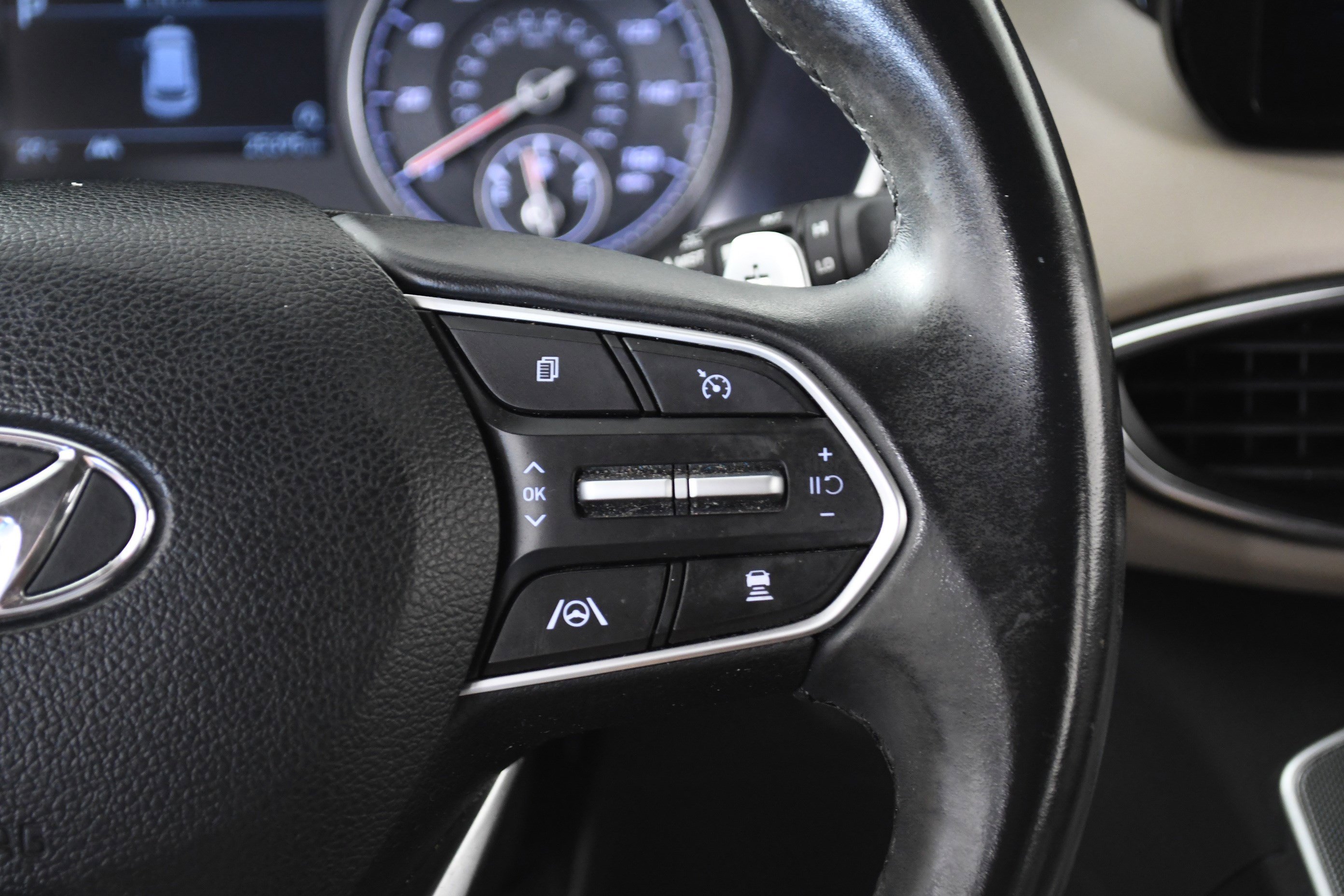 Used 2023 Hyundai Santa Fe SEL w/ Cargo Package image 13