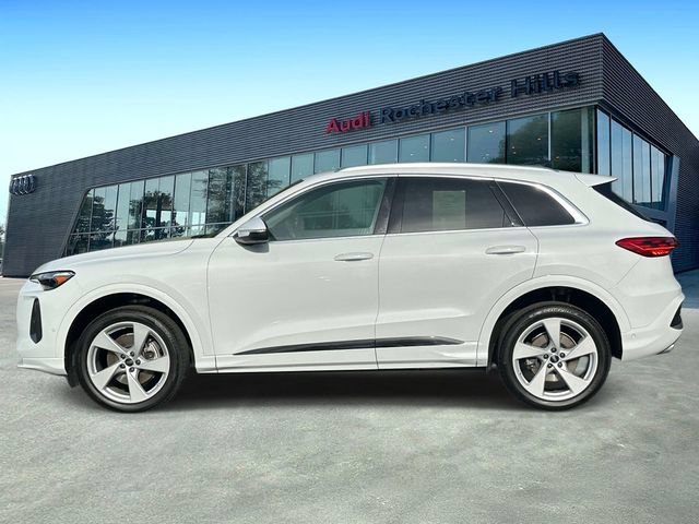 Used 2025 Audi Q5 Premium Plus w/ Premium Plus AWD/4WD image 2