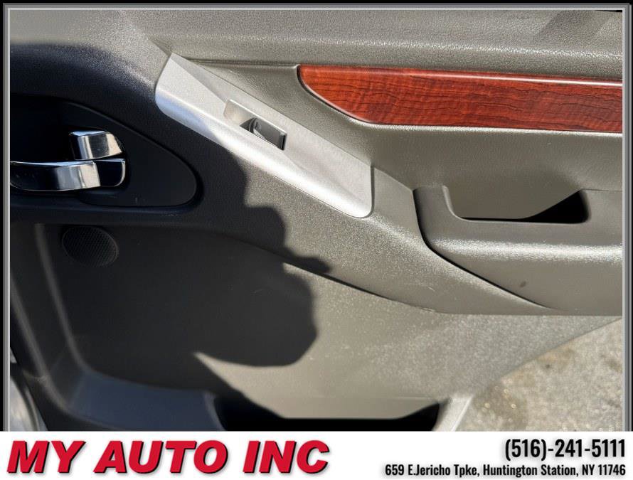 Used 2011 Nissan Pathfinder LE w/ Navigation Pkg image 34