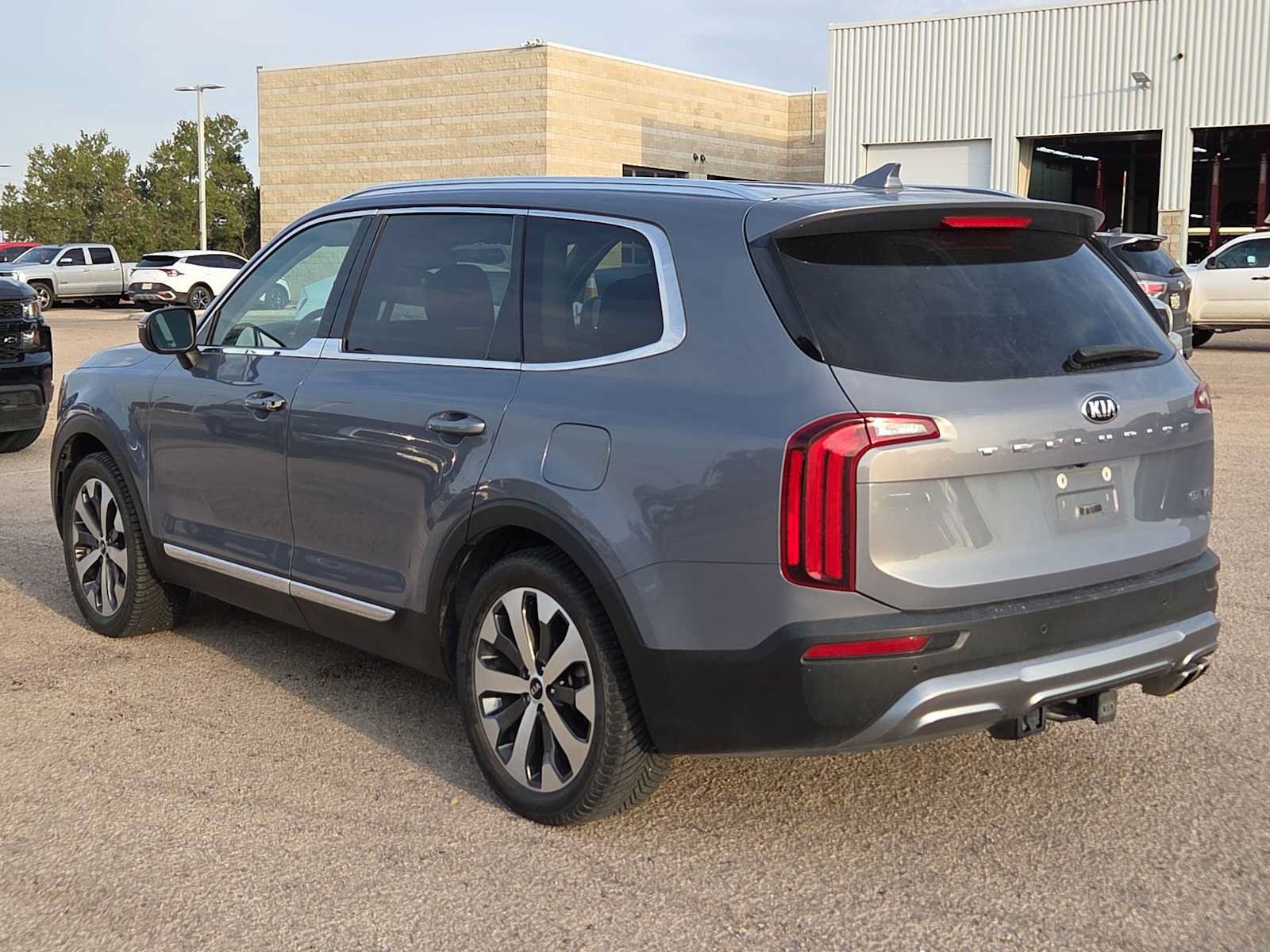 Used 2021 Kia Telluride EX w/ EX Premium Package FWD image 6