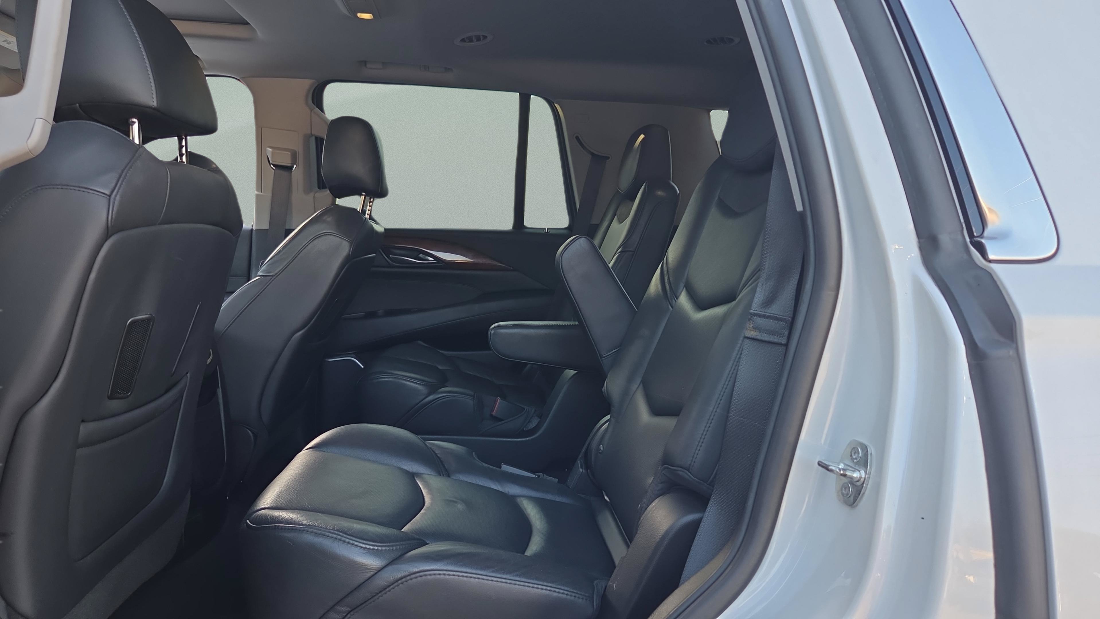 Used 2019 Cadillac Escalade Luxury RWD image 10