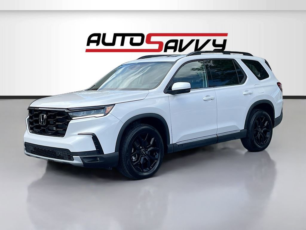 Used 2023 Honda Pilot Touring image 3