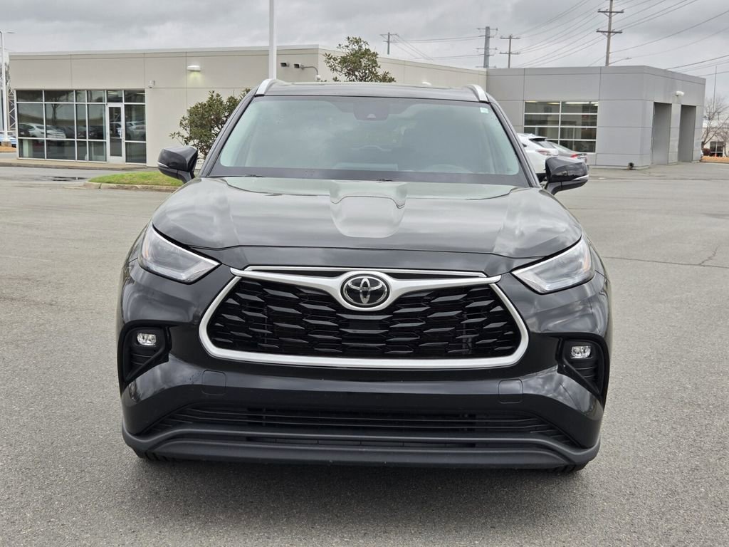 Used 2025 Toyota Highlander XLE image 15