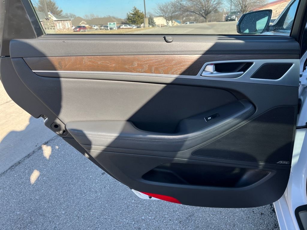 Used 2015 Hyundai Genesis 3.8 w/ Option Group 02 image 28