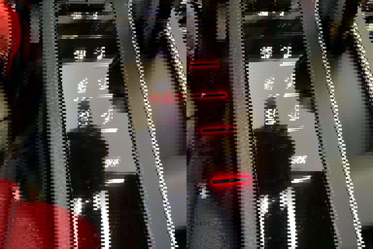 Used 2025 Porsche Macan image 37