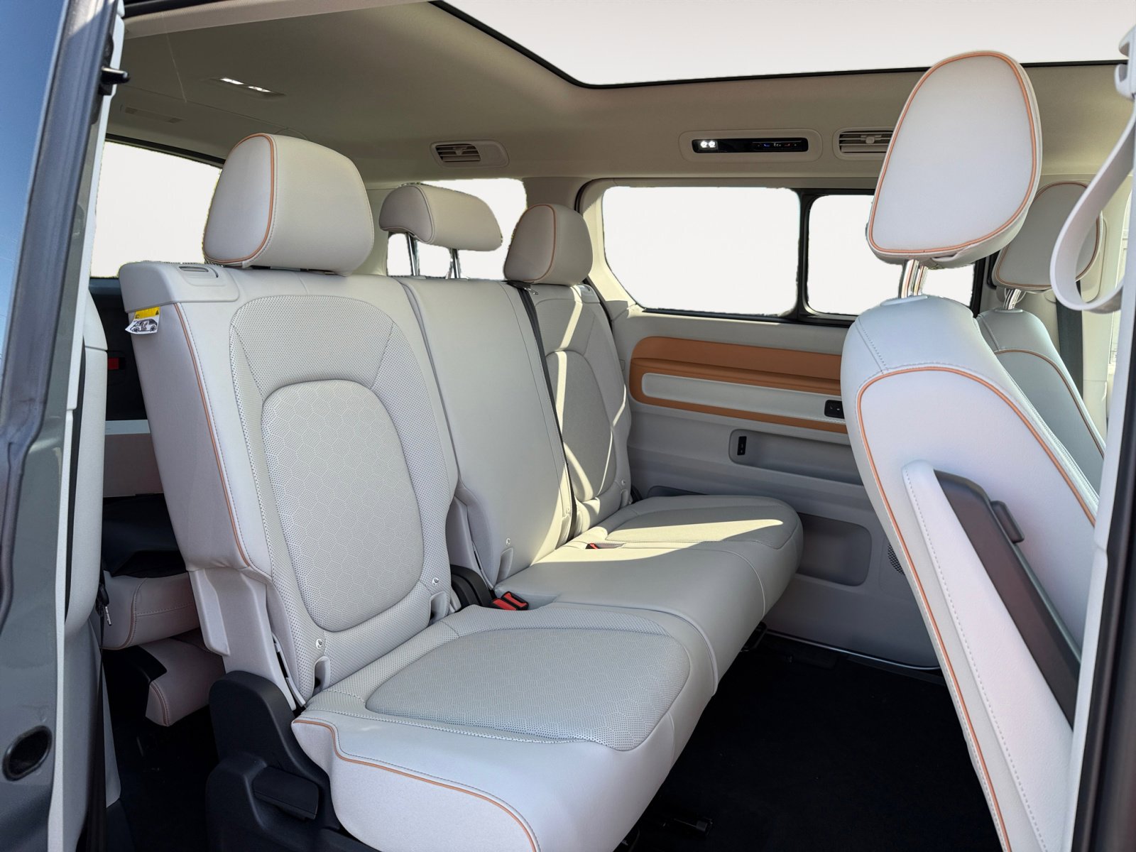 New 2025 Volkswagen ID. Buzz 1st Edition RWD image 18