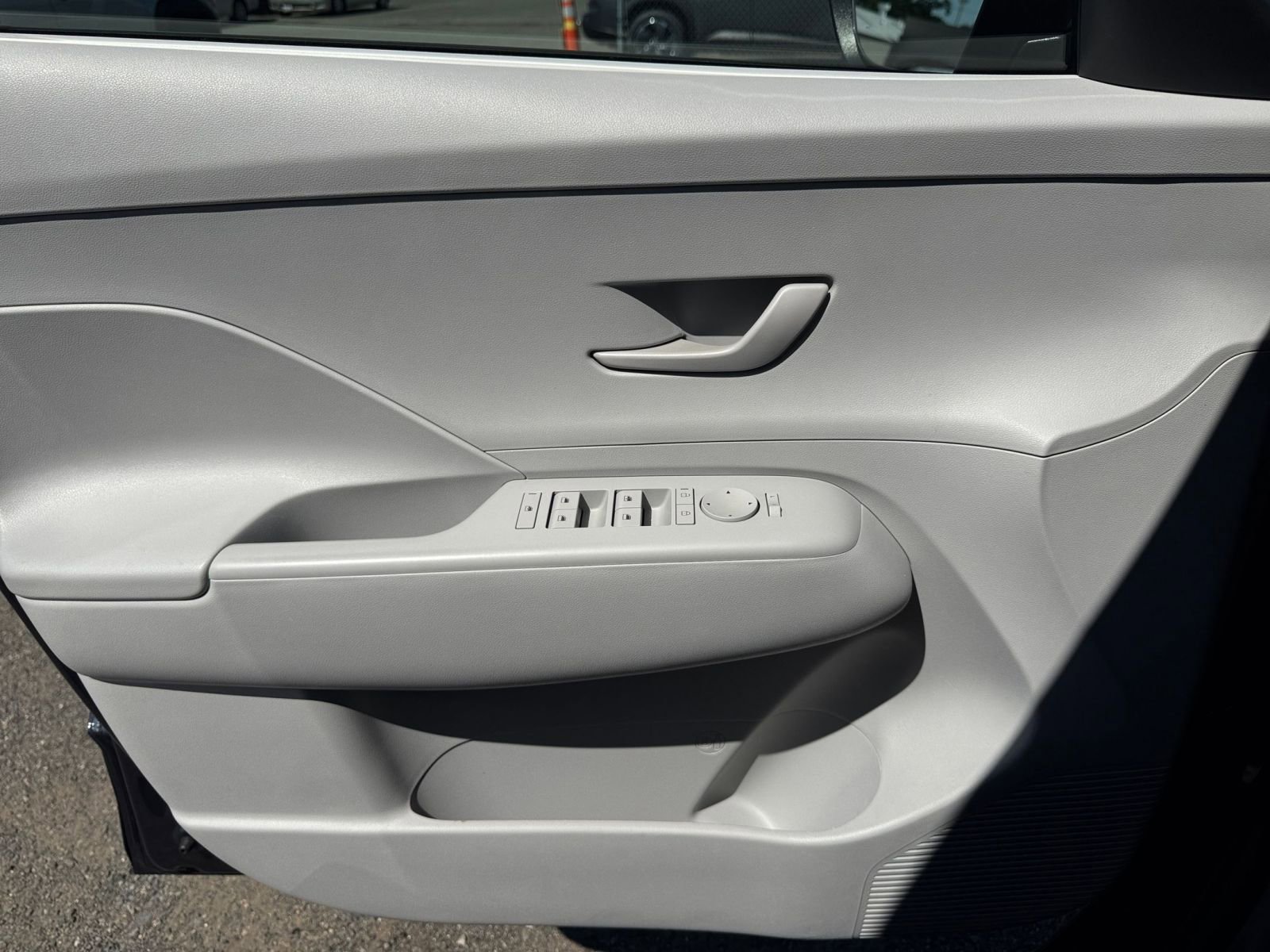 Used 2025 Hyundai Kona SEL image 18