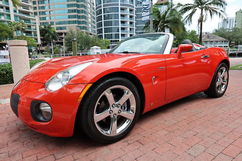 Used 2008 Pontiac Solstice GXP w/ Premium Package RWD image 31
