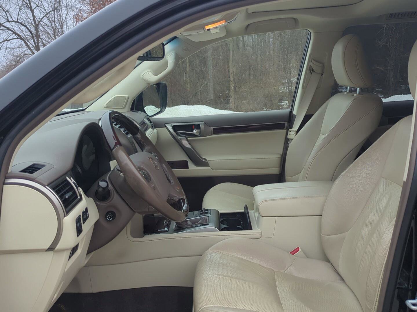 Used 2019 Lexus GX 460 Premium w/ Premium Package image 13