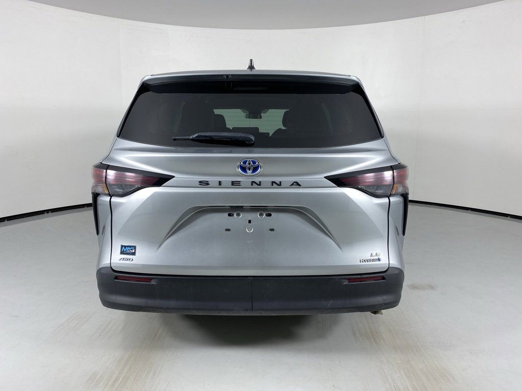 Used 2023 Toyota Sienna LE image 6