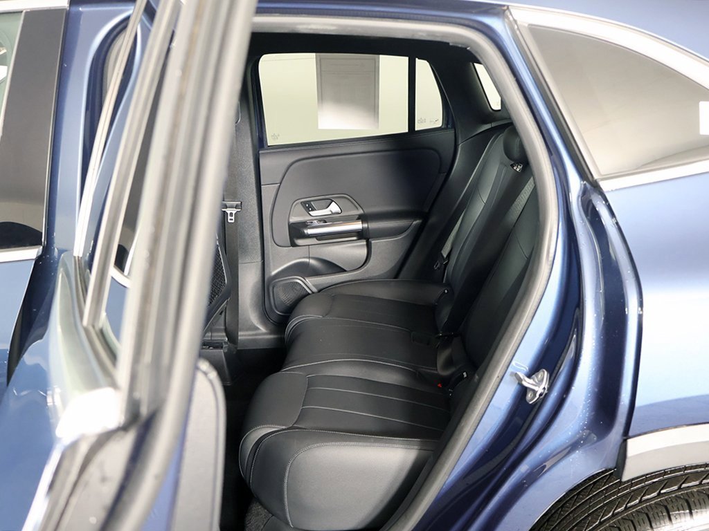 Used 2023 Mercedes-Benz GLA 250 4MATIC w/ Premium Package image 28