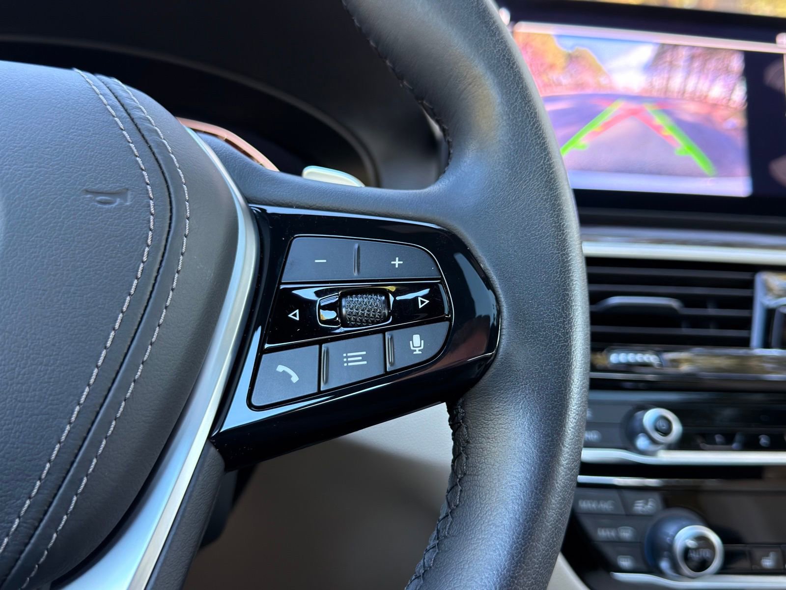 Used 2023 BMW 530i w/ Convenience Package image 24