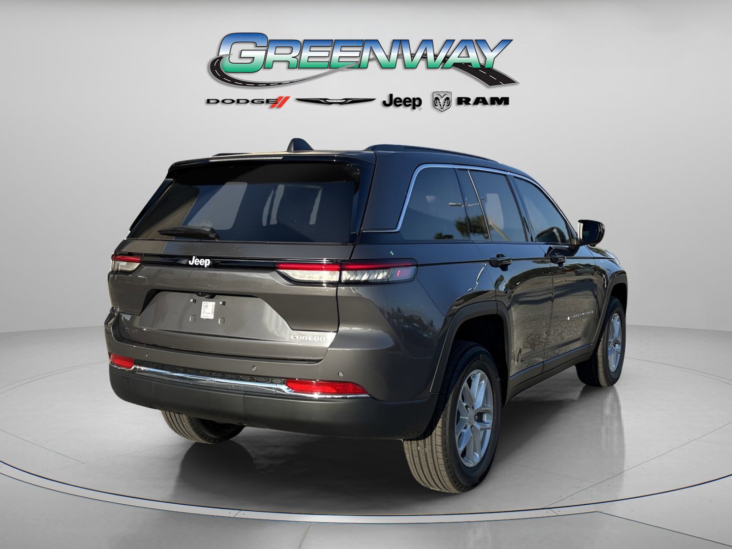 New 2025 Jeep Grand Cherokee Laredo image 4