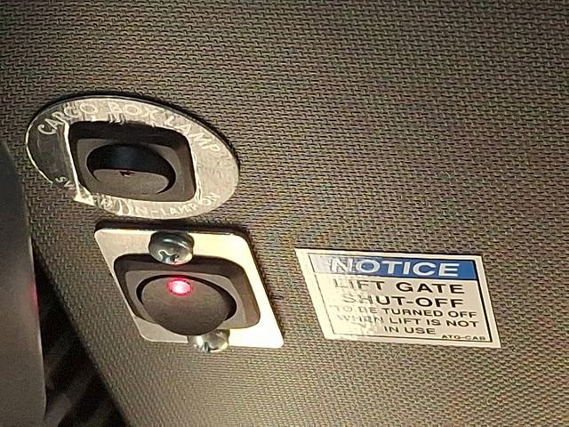 Used 2023 Ford F650 2WD Regular Cab Super Duty image 29