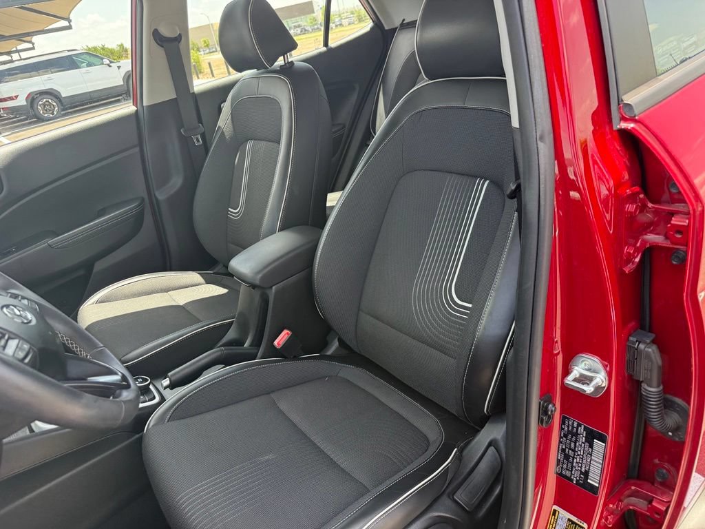 Certified 2023 Hyundai Venue Limited FWD image 13