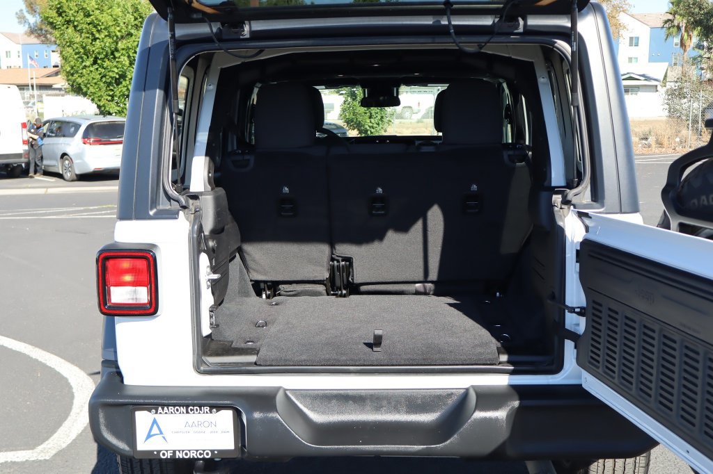Used 2025 Jeep Wrangler Unlimited Sport AWD/4WD image 37
