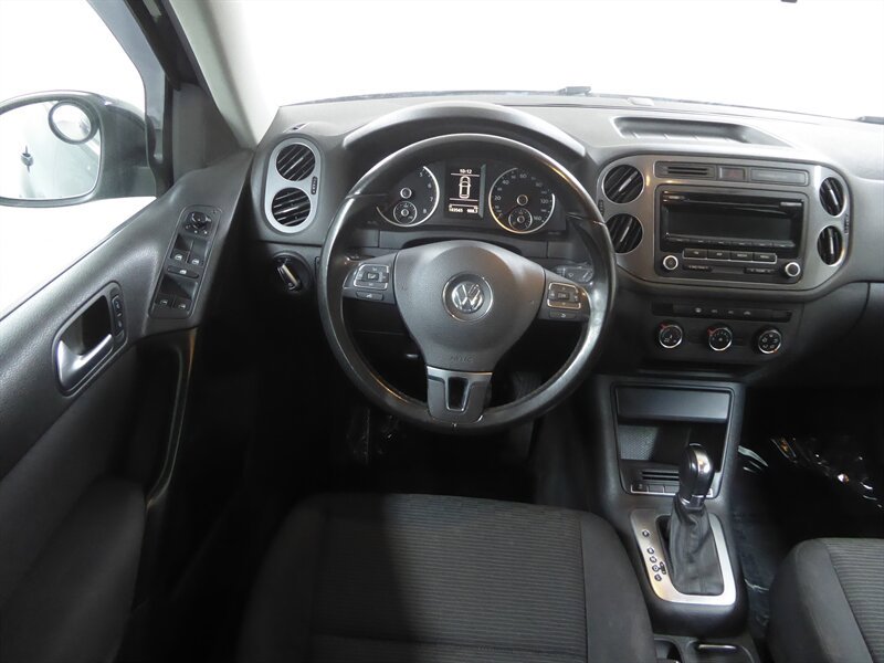 Used 2013 Volkswagen Tiguan S FWD image 10