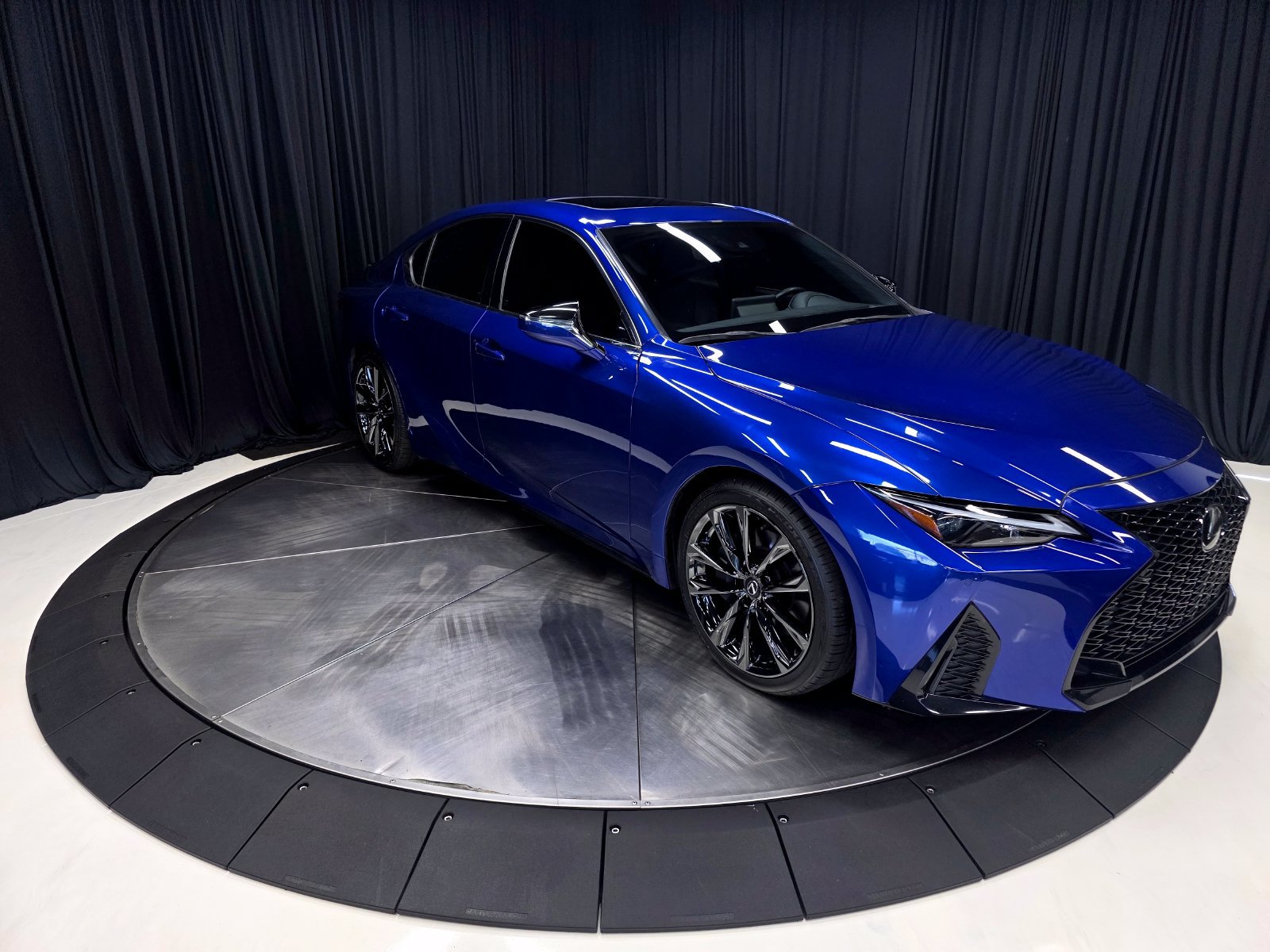 Used 2023 Lexus IS 350 F Sport w/ Memory Package RWD image 15