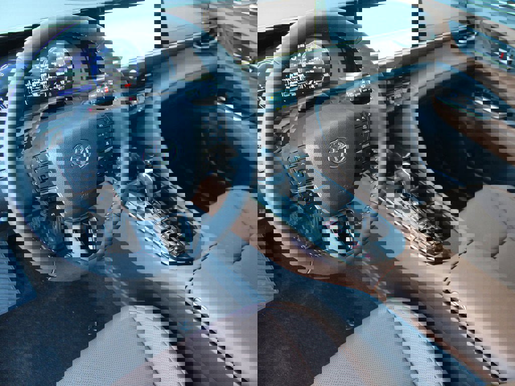 New 2026 Toyota Crown Signia image 2