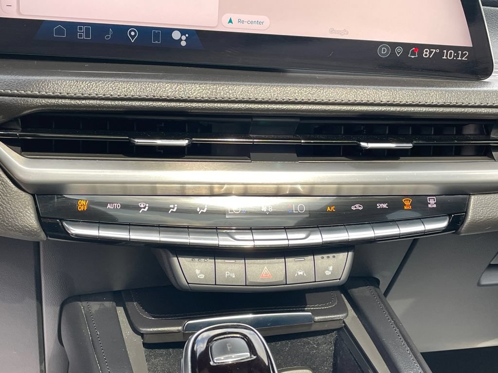 Certified 2024 Cadillac XT4 Premium Luxury w/ Cold Weather Package AWD/4WD image 27