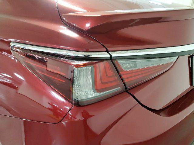 Certified 2021 Lexus ES 350 w/ Premium Package image 33