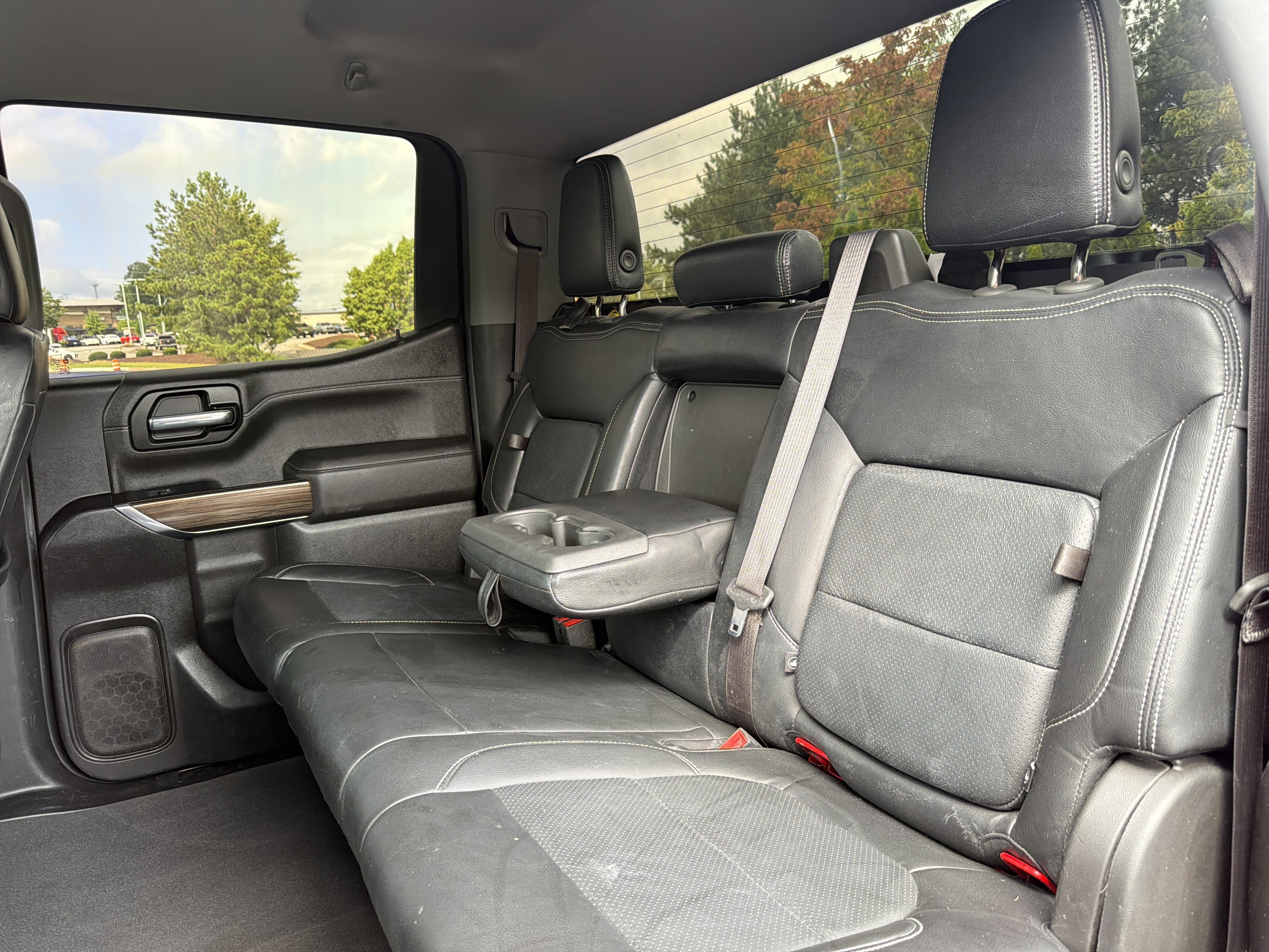 Used 2022 Chevrolet Silverado 1500 LT Trail Boss w/ Bed Protection Package AWD/4WD image 9