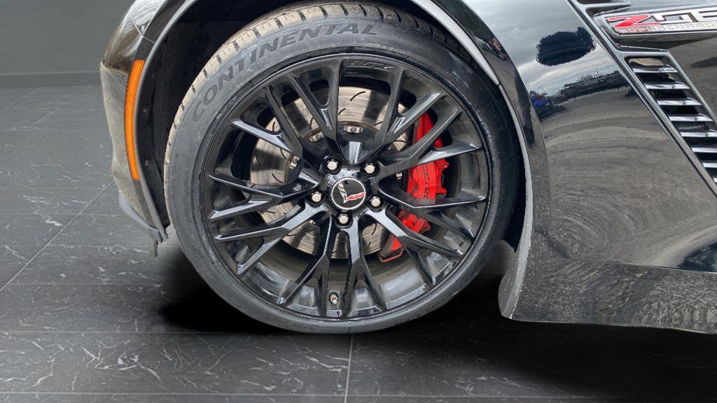 Used 2015 Chevrolet Corvette Z06 w/ 3LZ Preferred Equipment Group RWD image 40