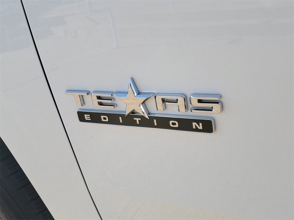 New 2026 Chevrolet Suburban LT w/ Comfort Package image 10