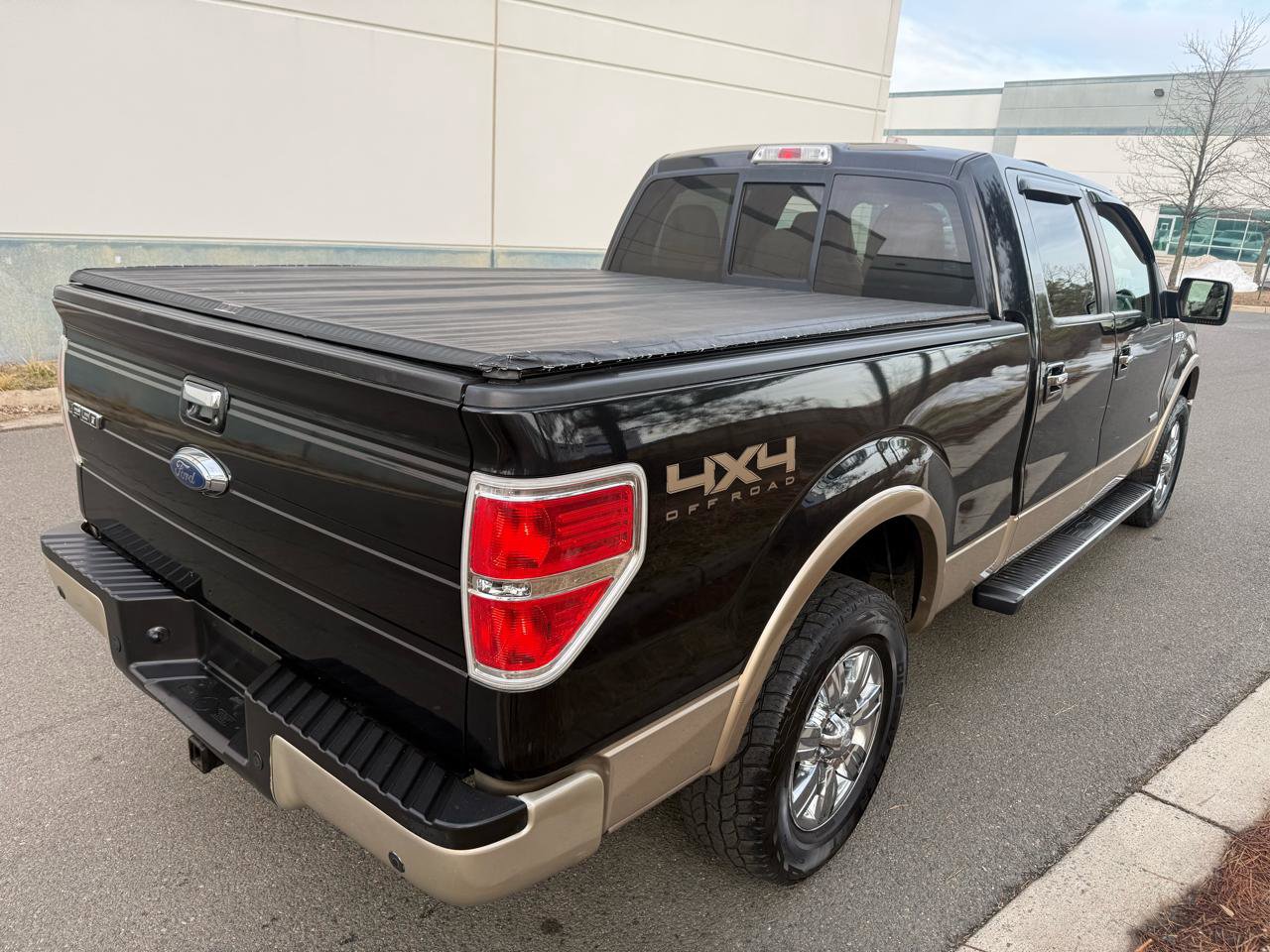 Used 2012 Ford F150 Lariat w/ Lariat Chrome Pkg image 4