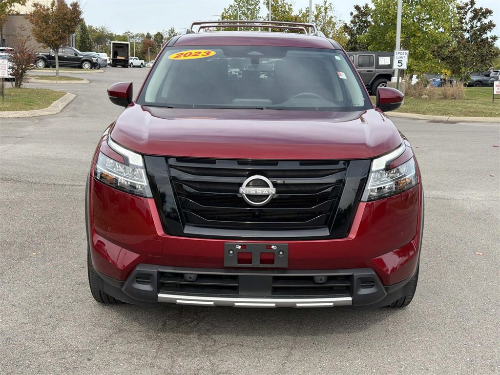Used 2023 Nissan Pathfinder SL w/ Black Appearance Package image 2