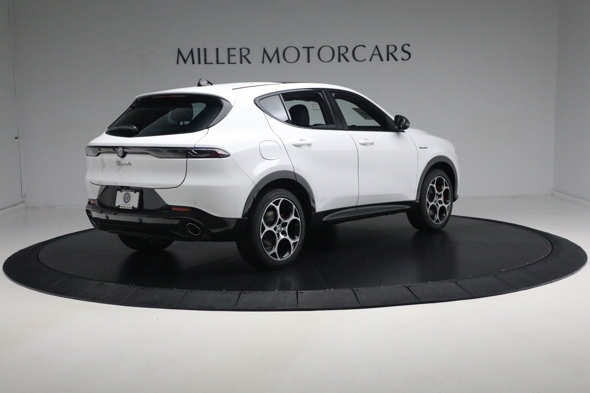 Used 2024 Alfa Romeo Tonale Veloce w/ Premium Interior Package AWD/4WD image 14